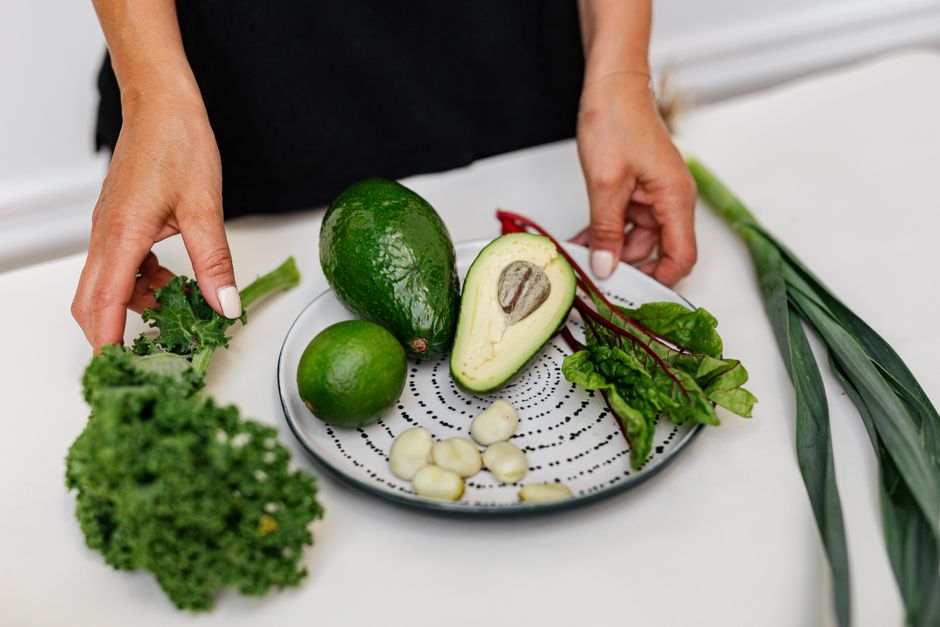 Building a Daily Routine Around Sustainable Weight Change Versus Crash Diets
